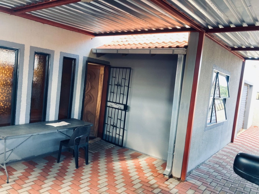 2 Bedroom Property for Sale in Mabopane Unit X North West